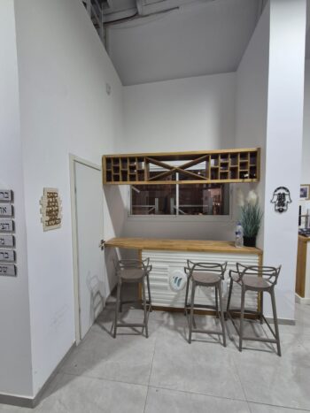 בניין עצמאי על פני מגרש 6 דונם