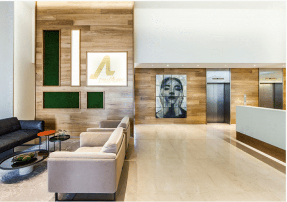 בניין מודרני ומרשים בן 14 קומות משרדים מעל קומת מסחר וגלריות