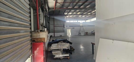 113 גלריה (שניתן להפוך למשרדים) , גובה כ 7 מטרים