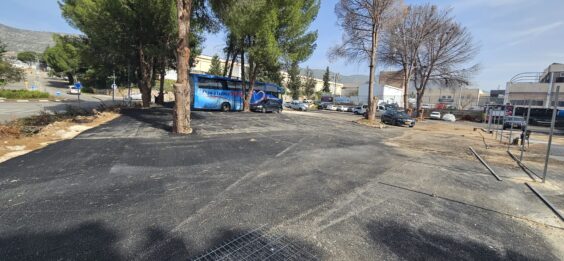 גישה נוחה לכלי רכב פרטיים ומשא, וסביבה תעשייתית