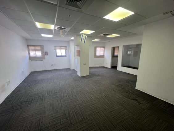 שילוב של מתחמי Open Space, חדרי דיונים ומשרדים פרטיים