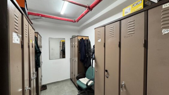 ממוקם בצומת אסטרטגי של כבישים 20 ו-441 עם נגישות נוחה לתכנת רכבת