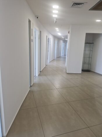 סמוך לתחנת הרכבת, משרד 360