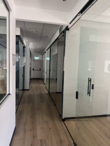 משרדים מרוהטים במצב מצויין