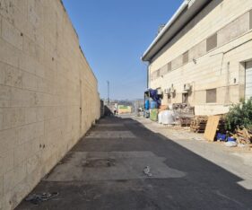 מחסן גובה 9 מטר, עם חצר תפעול פרטית