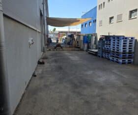 מושב צמוד לגן יבנה, 750 מטר, גובה תקרה 9 מטר