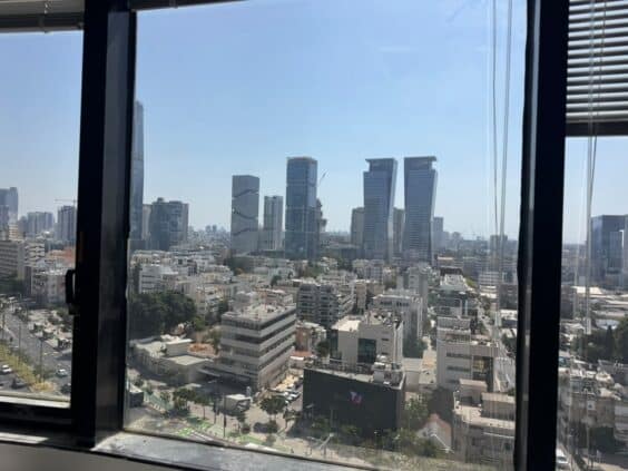 משרד מעטפת בשטח 490 מר